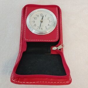 Quartz travel alarm clock